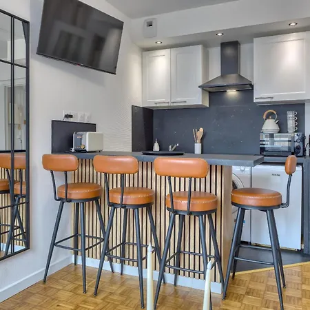 Cécile Charming One-bedroom With Parking Close To The Seine