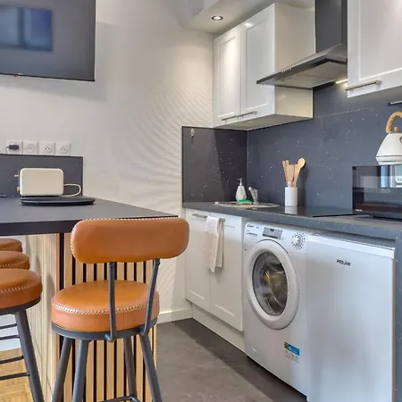 Appartement Cécile Charming One-bedroom With Parking Close To The Seine Rouen